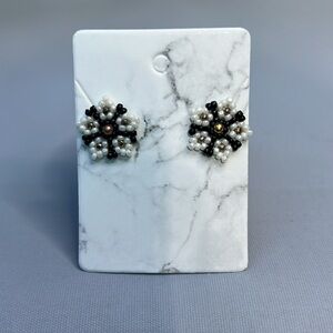 Handmade Alaska Native Beaded earrings black white interchangeable (A-98)